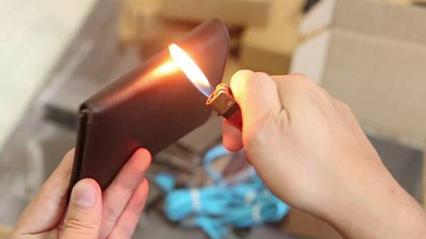 cách phân biệt túi ví da thật và da giả