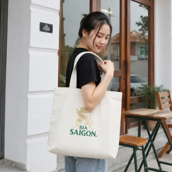 Túi vải bố phối jean cực kỳ năng động, cá tính cho bạn trẻ